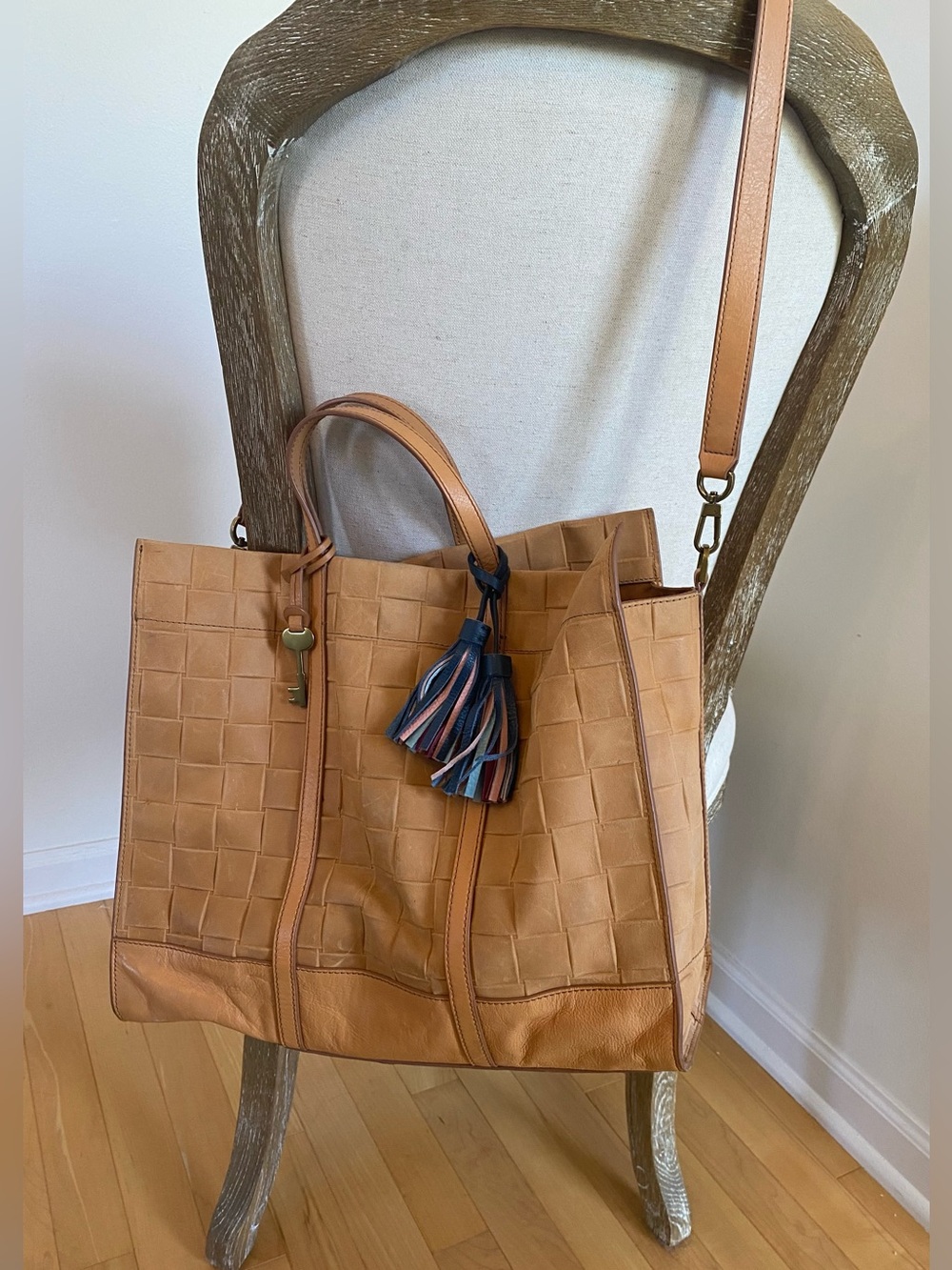 Fossil Carmen Woven Large Tote in Cognac Tan with Multi-Color Tassel - Picture 3 of 7